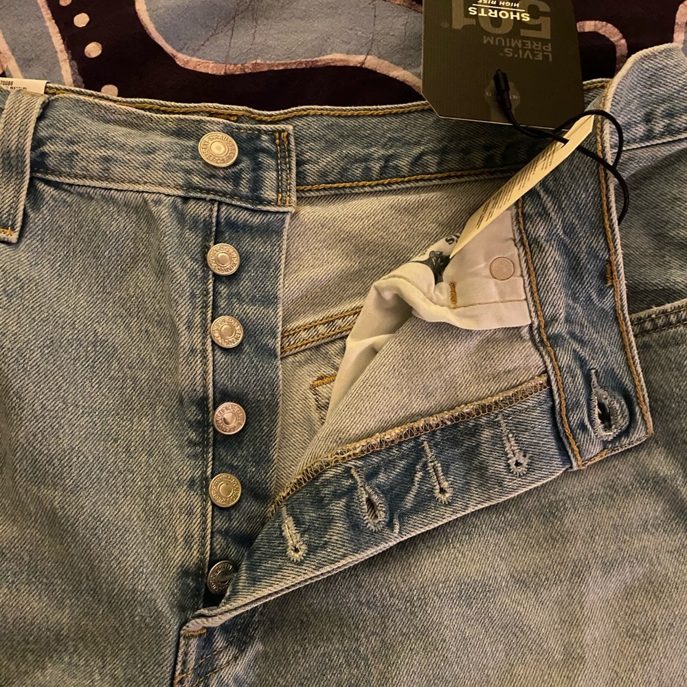 Levi’s 501 High-Rise Denim Shorts - Picture 2 of 3